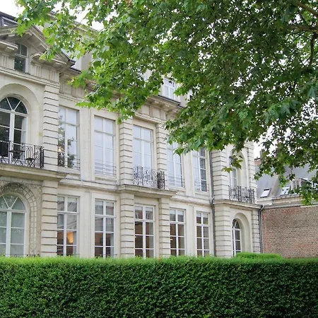 Louis Apartment